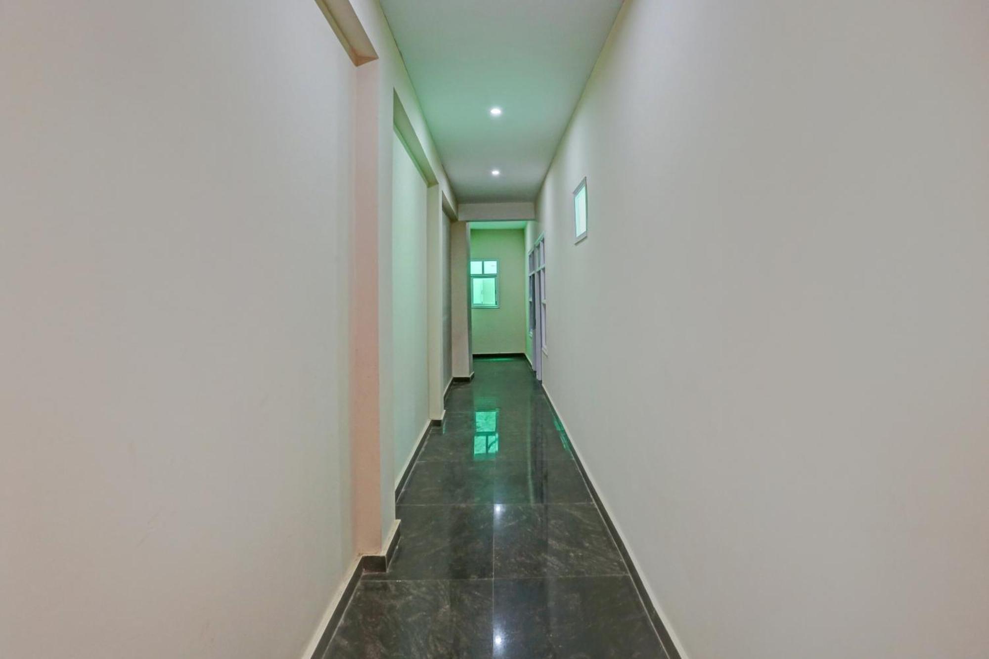 Hotel O Arya Residency Gurgaon Bagian luar foto